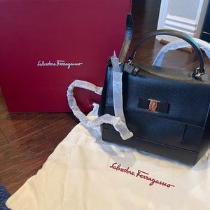 NWT Brand New Salvatore Ferragamo Carrie O Leather Satchel Black Pebble Leather